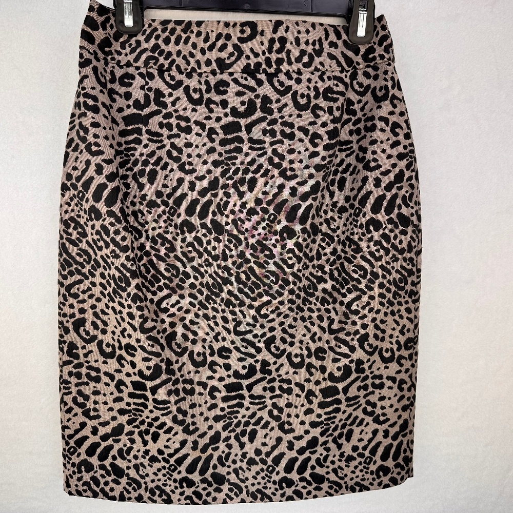 Calvin Klein Pencil Skirt Sz 4 zipper closure Taupe with black animal print